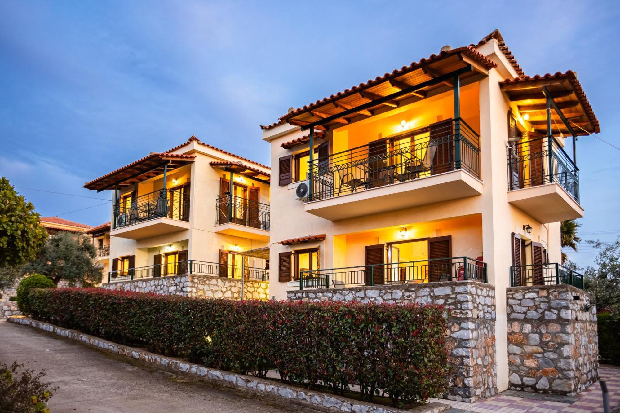 Stoupa Serene Nests - Spitiko Getaway Ngoại thất bức ảnh